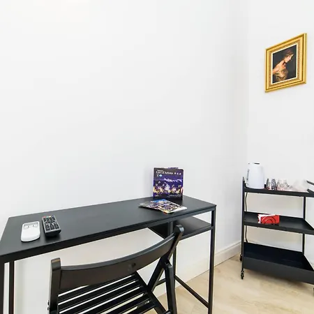 One&one 招待所 4*