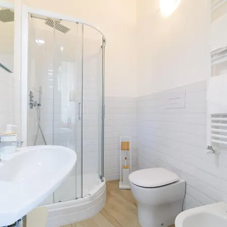 One&one 招待所 萨莱诺